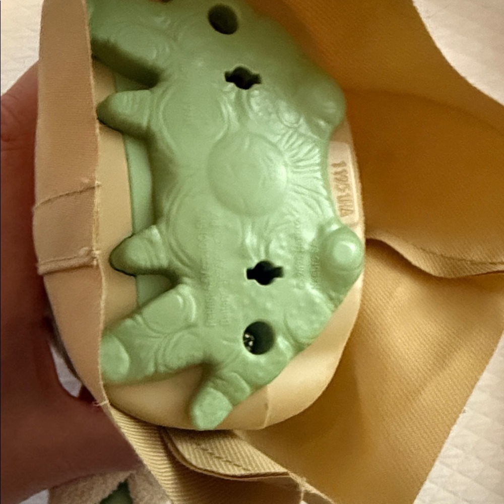 Hazbro Animated Baby Yoda Star Wars Toy. Like New. Works! Includes batteries. - Picture 4 of 11